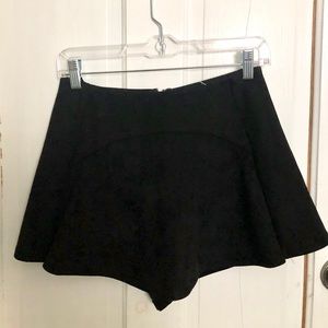 LF (Seek The Label) | Black Suede Skort